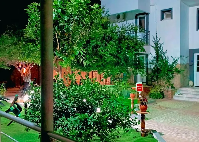 Haluk Hotell *