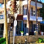 Haluk Hotel *