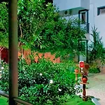 Haluk Hotel *